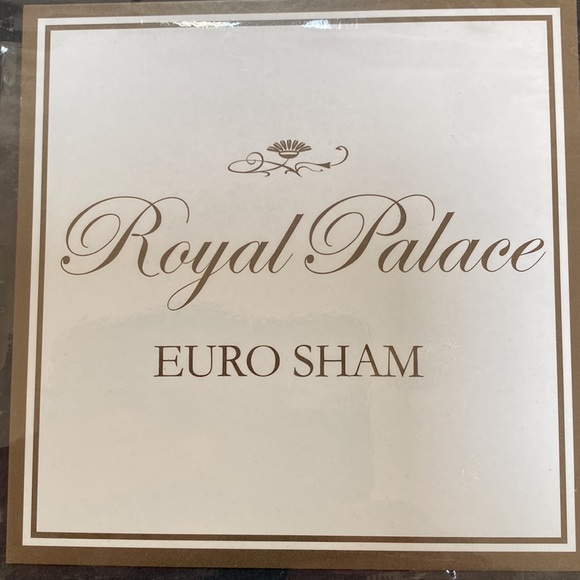 Royal Palace 26 by 26 Euro Shams. Navy & Tan Set of 2. - Picture 2 of 2